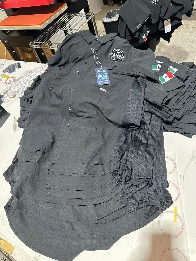 Lote de playeras institucionales